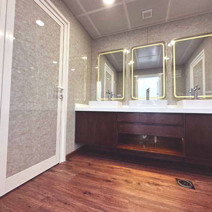 Portable Washroom Cabin | Luxury Porta Potty Dubai, Abu Dhabi