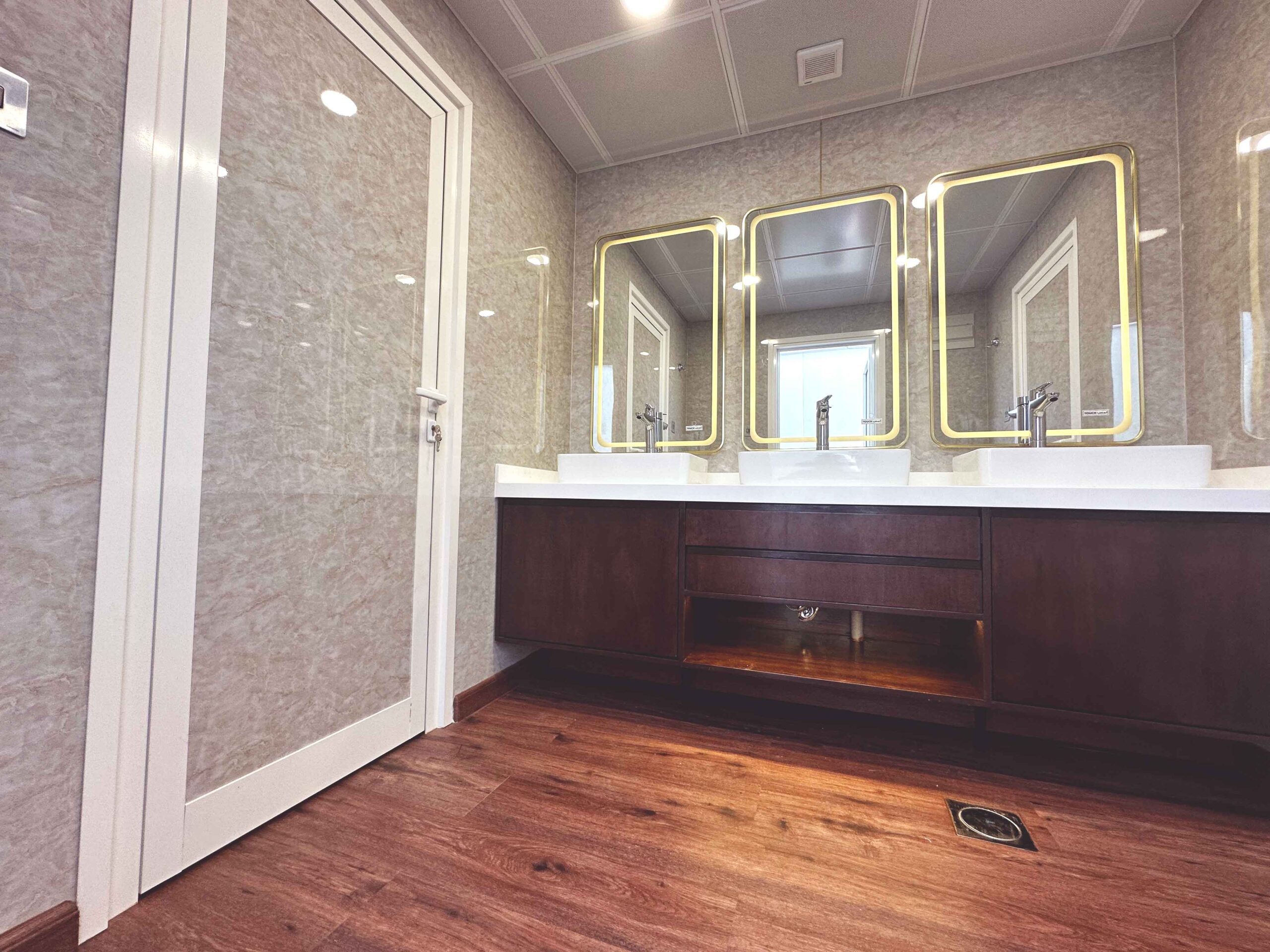 Portable Washroom Cabin Luxury Porta Potty Dubai Abu Dhabi